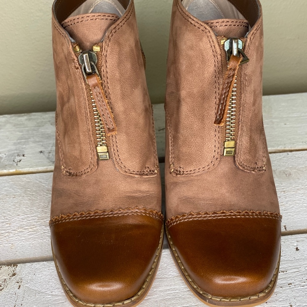 Wedge bootie brown leather